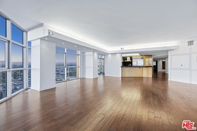 Welcome to the crown jewel of Marina Pointe Drive! An - photo 12