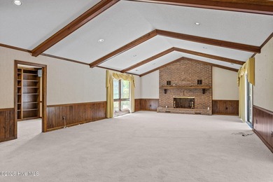 GRANDIOSE, CUSTOM BUILT HOME WITH LARGE SPACES THROUGHOUT ON - photo 12