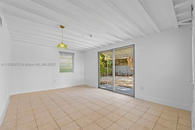Experience the island lifestyle in this charming 3-bedroom - photo 14