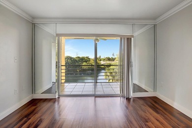 Back on the market. Experience the perfect blend of comfort and - photo 16