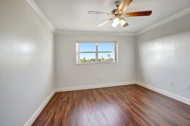 Back on the market. Experience the perfect blend of comfort and - photo 18
