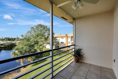 Back on the market. Experience the perfect blend of comfort and - photo 22
