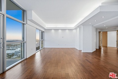 Welcome to the crown jewel of Marina Pointe Drive! An - photo 27