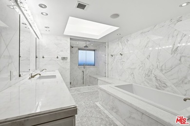 Welcome to the crown jewel of Marina Pointe Drive! An - photo 28