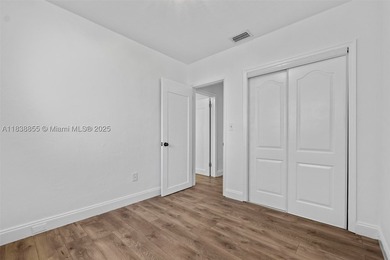 Experience the island lifestyle in this charming 3-bedroom - photo 29