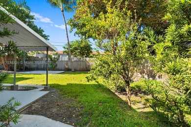 Experience the island lifestyle in this charming 3-bedroom - photo 31
