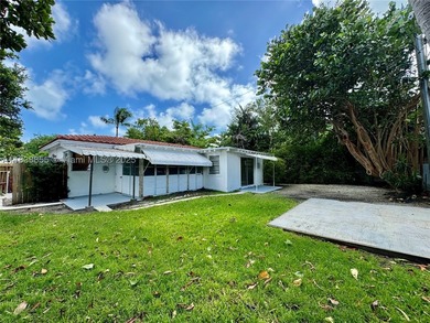 Experience the island lifestyle in this charming 3-bedroom - photo 33