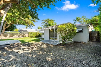 Experience the island lifestyle in this charming 3-bedroom - photo 36