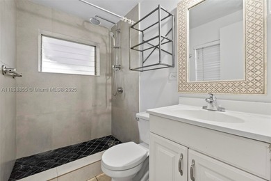 Experience the island lifestyle in this charming 3-bedroom - photo 38