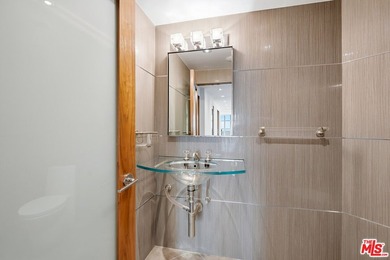 Welcome to the crown jewel of Marina Pointe Drive! An - photo 40