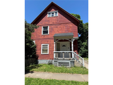 Solid income-producing investment opportunity! This fully - photo 2