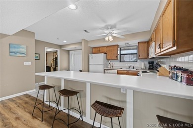 Life at Lake of the Ozarks is calling with this Gorgeous Condo - photo 4