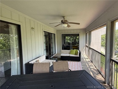 Beautifully remodeled top floor 3 bedroom 2 bathroom move-in - photo 5