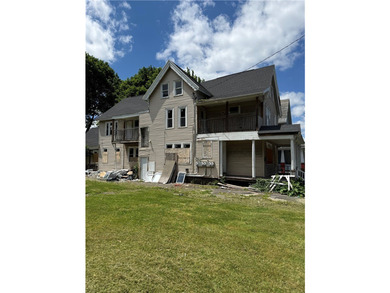 Value-add opportunity with tremendous upside! This four-unit - photo 2