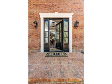 Benefitting from a distinctive, high-end remodel, this fabulous - photo 4