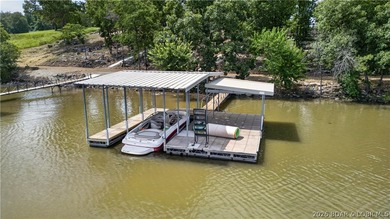 Enjoy waterfront living in this stunning 4-bedroom, 2.5-bath - photo 6