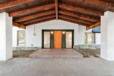 Bonham Lake Home For Sale in Bonham Texas