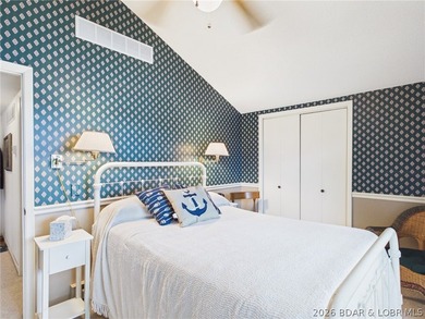 Welcome to your perfect turnkey lake front getaway, this well - photo 2