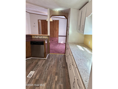 HERE'S A LOCATION YOU CAN SPREAD OUT AND ENJOY REAL COUNTRY