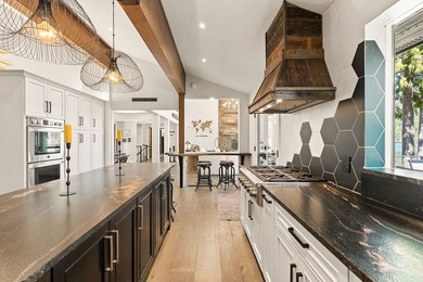 Welcome to a spectacular lakefront estate with sweeping views - photo 14