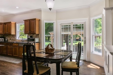 Welcome to this beautifully maintained 4-bedroom, 2.5-bath - photo 17