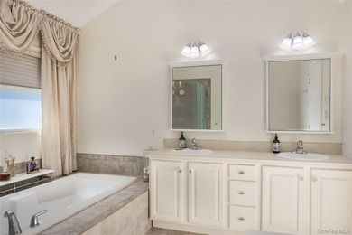 Welcome to this beautifully maintained 4-bedroom, 2.5-bath - photo 20