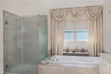 Welcome to this beautifully maintained 4-bedroom, 2.5-bath - photo 21