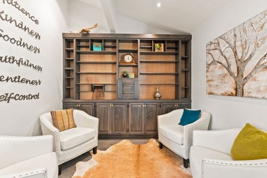 Welcome to a spectacular lakefront estate with sweeping views - photo 21
