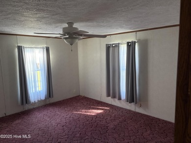 HERE'S A LOCATION YOU CAN SPREAD OUT AND ENJOY REAL COUNTRY