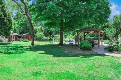 Welcome to this beautifully maintained 4-bedroom, 2.5-bath - photo 28