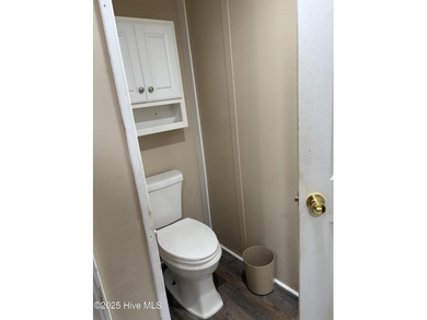 HERE'S A LOCATION YOU CAN SPREAD OUT AND ENJOY REAL COUNTRY