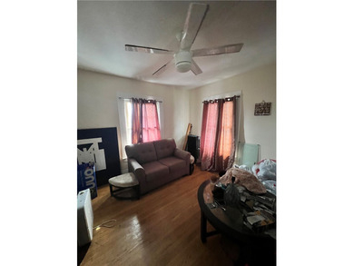Excellent owner-occupant or investment opportunity! This duplex - photo 5