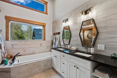 Welcome to a spectacular lakefront estate with sweeping views - photo 35