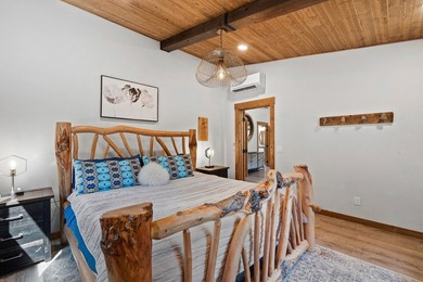 Welcome to a spectacular lakefront estate with sweeping views - photo 40