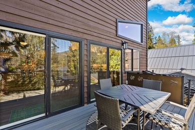 Welcome to a spectacular lakefront estate with sweeping views - photo 42