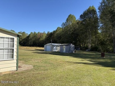 HERE'S A LOCATION YOU CAN SPREAD OUT AND ENJOY REAL COUNTRY