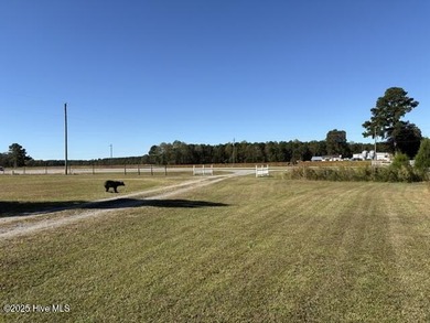 HERE'S A LOCATION YOU CAN SPREAD OUT AND ENJOY REAL COUNTRY