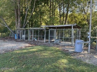 HERE'S A LOCATION YOU CAN SPREAD OUT AND ENJOY REAL COUNTRY