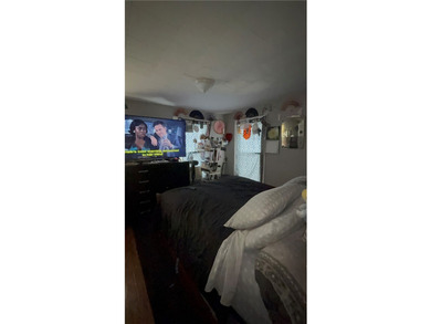 Excellent owner-occupant or investment opportunity! This duplex - photo 6