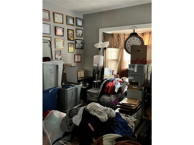 Excellent owner-occupant or investment opportunity! This duplex - photo 10