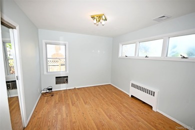 Spacious 4-Bedroom, 2-Bath Home in the Heart of Wantagh Welcome - photo 12