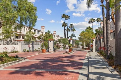 Welcome to this beautifully upgraded 3-bedroom, 2.5-bathroom - photo 2