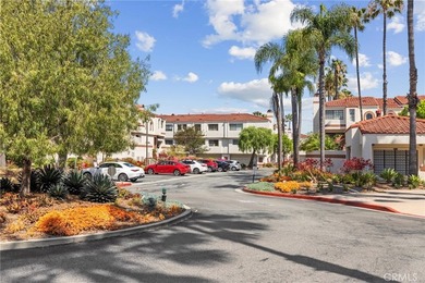 Welcome to this beautifully upgraded 3-bedroom, 2.5-bathroom - photo 3