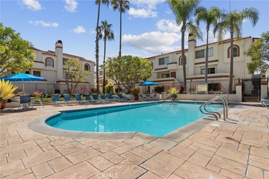 Welcome to this beautifully upgraded 3-bedroom, 2.5-bathroom - photo 4