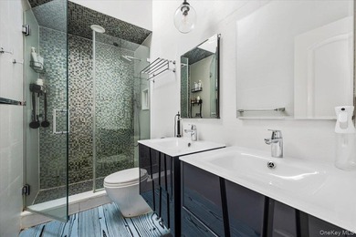 A circular driveway leads to this spectacular fully renovated - photo 27