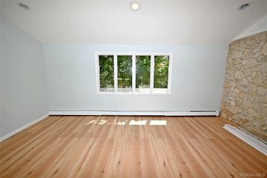 Spacious 4-Bedroom, 2-Bath Home in the Heart of Wantagh Welcome - photo 28