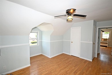 Spacious 4-Bedroom, 2-Bath Home in the Heart of Wantagh Welcome - photo 34