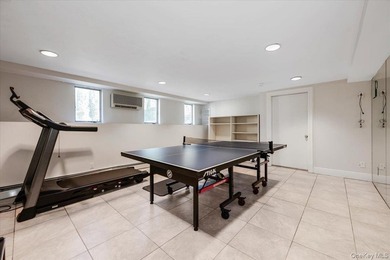 A circular driveway leads to this spectacular fully renovated - photo 35