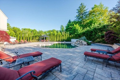 A circular driveway leads to this spectacular fully renovated - photo 40