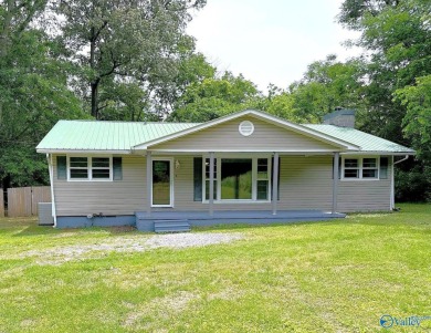 Lake Home For Sale in Guntersville, Alabama